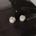 Silver pearl stud earrings with textured metal casing and white round pearls - EH0574/Silver Vintage Pleated Pearl Stud