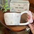 Tazza in ceramica con manico a farfalla rosa e illustrazioni di animali carini - 300ml / Rosa