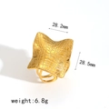 Gouden golvende roestvrijstalen ring met rastertextuur, 28,5mm breed sieraad - Grid Vierkante Stijl (TR4379)
