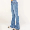 Hellblaue Schlagjeans für Damen mit niedriger Taille in der Seitenansicht im Studio - XS / Hellblau