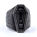 Macro detail van gothic punk kistring met houtnerftextuur en donkere vintage afwerking - US 10 / Antiek Zilver (02103)