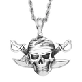 Pendentif crâne de pirate argenté avec sabres croisés et chaîne torsadée en acier inoxydable - Crâne de Pirate à Double Épée (KP79431-BD)