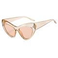 Modische Cat-Eye-Sonnenbrille mit champagnerfarbenem Rahmen und Pfirsich-Gläsern in 45-Grad-Ansicht - Helltee