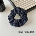 Elegante donkerblauwe scrunchie met witte stippen voor stijlvolle haarstyling - #1 Blauwe Stippen