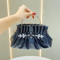 Elegante bolso de noche negro plisado con broche de cristal y asa redonda plateada - Negro