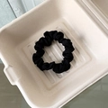 Coletero negro de lunares con lazo en tela texturizada para mujer - Lazo Negro Pequeño