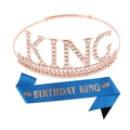 Ensemble Birthday King avec une couronne KING en or rose et une écharpe bleue pour homme - Or rose strass + Écharpe bleu marine texte or rose