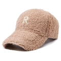 Berretto da baseball in lana di agnello kaki con lettera R ricamata e morbida trama teddy - Lettera R Ricamata / Beige Scuro
