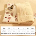 Pluche crèmekleurige huisdierdeken met berenprint en maattabel voor honden en katten - XL / Beer stijl
