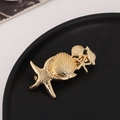 Pasador de pelo dorado de aleación con estrella de mar y caracola tema marino - Dorado (B5133)