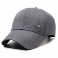 Dunkelgraue Baseballkappe für Herren mit Metallplakette und strukturierter Stoffoberfläche - Verstellbar / Grau