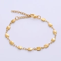 Detailed macro view of golden link bracelet with lobster clasp and adjustable chain - Square / Gold Bracelet (17+5cm)