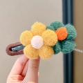 Barrette vintage française avec fleurs en peluche colorées et perles raffinées - Pince à Cheveux Pompon en Peluche / Double Fleur Jaune+Vert