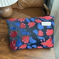 Vintage Chinese style makeup bag in black fabric with red and blue floral patterns - Shell Flower Blue