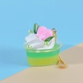 Hartvormige yoghurt-ijscoupe sleutelhanger met gelei en Love-decoratie - Gouden Kralenketting / Groen