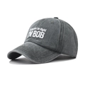 Detalle de gorra de béisbol de algodón lavado con bordado I'M BOB en gris vintage - Ajustable / Verde Militar