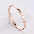Bracciale in oro rosa lucido con un design unico di maglie a scaglie geometriche - Oro rosa