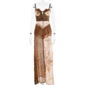 Detail eines Overalls mit Leopardenmuster, floralem Spitzensaum und weitem Beinschnitt - S / Kaffeebraun