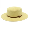 Chapeau de paille à bord plat avec ruban en cuir marron et boucle dorée pour la plage été - M (56-58cm) / Jaune lait