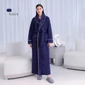 Peignoir épais en peluche bleu marine avec liseré contrasté et ceinture amovible pour couple - M / Style Femme / Bleu marine