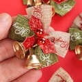 Lazo navideño de lino con campanas doradas y bayas rojas para envolver regalos - Lazo de Arpillera con Cascabel 1
