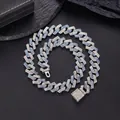 Dettaglio macro della catena cubana hip hop da 15mm con zirconi blu e bianchi - 18 Pollici (45cm) / Argento Blu Bianco