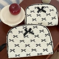 Set di pochette da trucco trapuntate bianche con fiocchi neri e nastro decorativo - Grande / Nero & Bianco