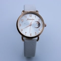 Orologio da donna al quarzo con cassa oro rosa, quadrante luna e stelle, cinturino bianco - Bianco