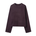 Maglione in maglia viola scuro con scollo rotondo e maniche larghe su sfondo bianco - S / Marrone Rossastro