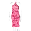Dettaglio di un abito midi aderente con stampa floreale rosa e scollatura a lupetto - S / Stampa Magenta