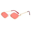 Lunettes de soleil dorées à monture métallique et verres en losange rouge translucide - Monture Dorée Verres Rouges