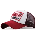 Gorra trucker Western 1985 en rojo y blanco con malla y bordado estilo retro - Ajustable / Burdeos/Blanco