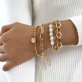 Set de 4 pulseras doradas en capas con perlas y colgante LOVE para un estilo elegante - Dorado