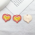 Pendentifs cœur en émail à trois couches rouge, rose et jaune avec base en alliage doré - Coeur Multicolore à Trois Couches 20x20mm