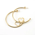 Pendientes en C de acero inoxidable bañados en oro de 18K con diseño de corazón hueco - Dorado Corazón