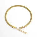 Detail of flat golden snake chain bracelet with adjustable lobster clasp and polished finish - 4.0mm / Gold