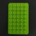 Hellgrüne quadratische Silikon-Saugnapfmatte mit 40 Saugnäpfen für Handys - Verdickt Doppelseitig 40 Löcher / Grasgrün
