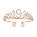 Détail d'un diadème d'anniversaire or rose avec chiffre 9 et strass brillants - Couronne Seule 9ème Anniversaire