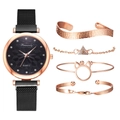 Dettaglio dell'orologio al quarzo nero con quattro bracciali coordinati in oro rosa - Nero + Set Bracciale