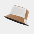 Detalle de sombrero de pescador de pana bicolor con textura de rayas en beige y marrón - M (56-58cm) / Patchwork Beige y Camello