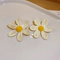 Bohemian woven daisy earrings with white petals and yellow centers in a variant style - Steel Pin Woven Daisy Stud Earrings (28#)