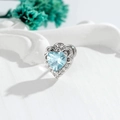 Orecchino a perno a cuore in argento con gemma azzurra e ali in zircone - Blu Mare Chiaro (1 Pezzo)