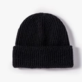 Klassische schwarze grobe Rippstrickmütze mit breitem Umschlag für den Winter - Schwarz