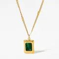 Collier en acier inoxydable plaqué or de style français avec pendentif zircon vert - Style Zircone Vert Doré (KDD042)