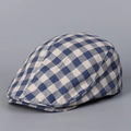 Detail van geruite platte pet gemaakt van ademend lyocell-linnen mengweefsel - M(56-58cm) / Blauw