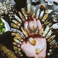 Couronne wicca faite main avec cristaux naturels et délicat enroulement de fil - Style Pierre Brute Cristal Jaune Lune Vintage (9)