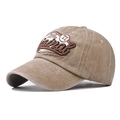 Dettaglio del cappellino da baseball in cotone lavato con ricamo 77 di alta qualità - Cachi