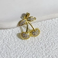 Detailansicht von goldenem Kirsch-Anhänger mit Zirkonia-Besatz und Perle für Schmuck - Vollständiger Strass-Stil / Gold Voll Zirkonia