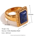 Détail de bague en acier doré 18K avec pierre bleue rectangulaire et décor perlé - US 7 / Bague Rectangle Pierre Naturelle - Or - Lapis-lazuli