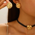 Close-up of golden spiral texture earrings and necklace set on a female model - Gold Spiral Jewelry 2-Piece Set (0772+0071)